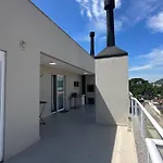 Amplo Apartamento De Cobertura Proximo A Praia