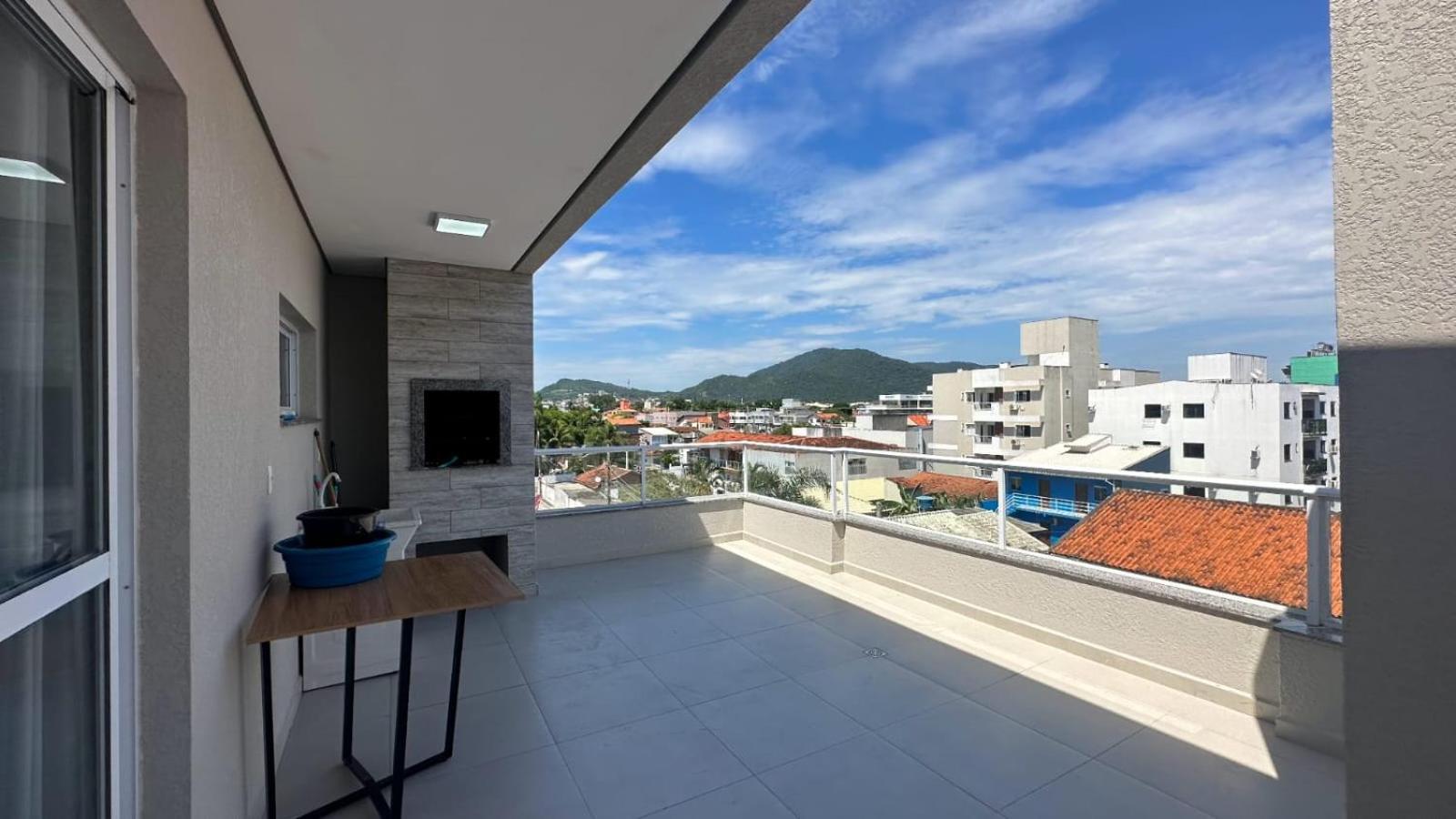 Amplo De Cobertura Proximo A Apartamento